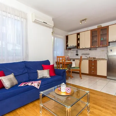With Wifi - 13415 Apartment